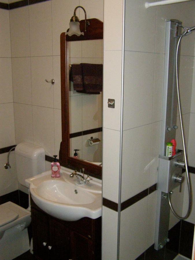 Studio Apartman Vukovic วาราชดีน ภายนอก รูปภาพ