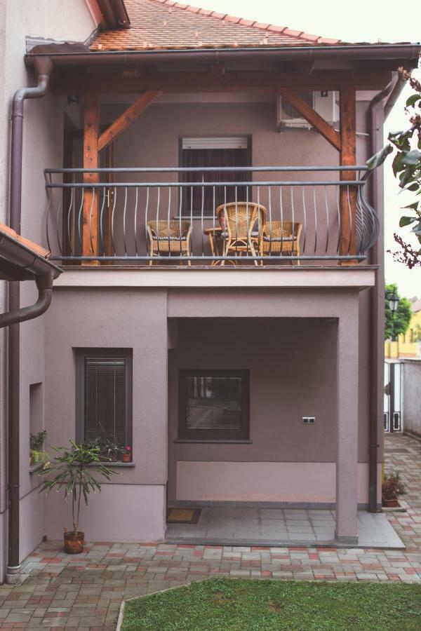Studio Apartman Vukovic วาราชดีน ภายนอก รูปภาพ